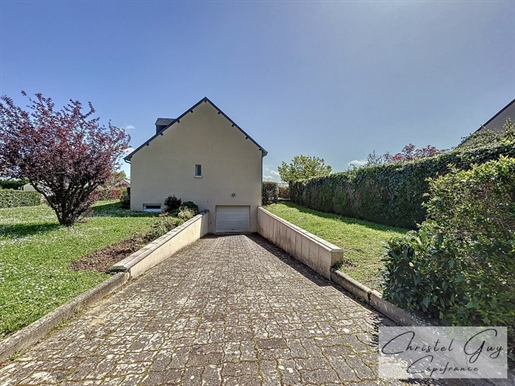 Dpt Sarthe (72), zu verkaufen Montval Sur Loir, traditionelles Haus mit 3 Schlafzimmern auf 676 m² 