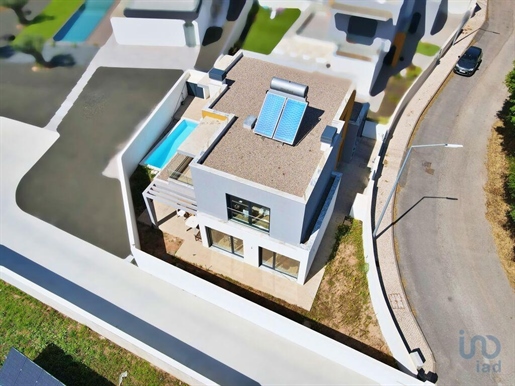 Casa T3 em Lisboa de 181,00 m²
