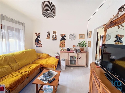 Home / Villa with 5 Rooms in Lisboa with 192,00 m²