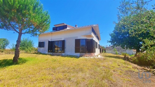 Country House with 3 Rooms in Lisboa with 276,00 m²