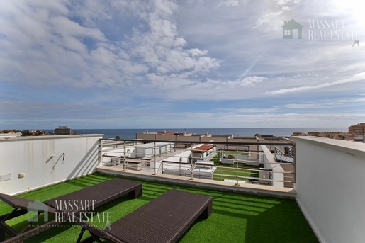 Newly renovated townhouse with unobstructed views of the sea in El Medano