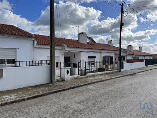 Traditional house with 3 Rooms in Setúbal with 110,00 m²
