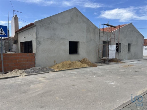 Housing with 2 Rooms in Setúbal with 90,00 m²