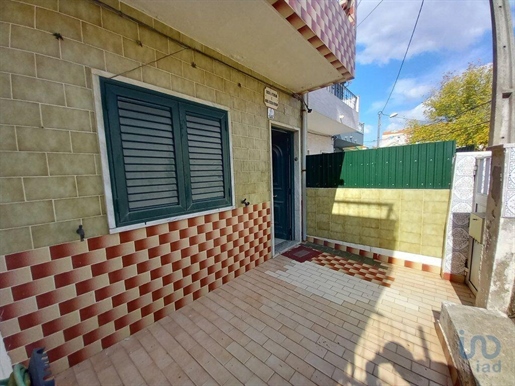Home / Villa met 3 Kamers in Setúbal met 84,00 m²