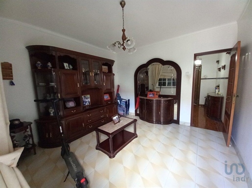 Home / Villa with 3 Rooms in Setúbal with 84,00 m²