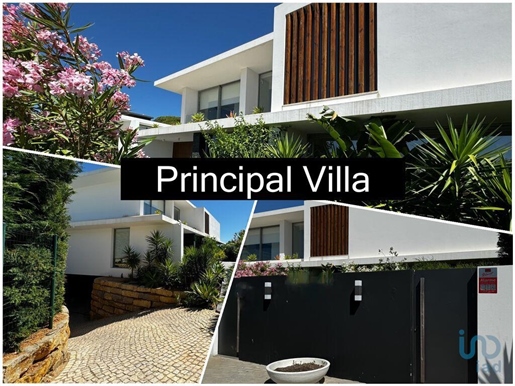 Home / Villa with 7 Rooms in Faro with 815,00 m²
