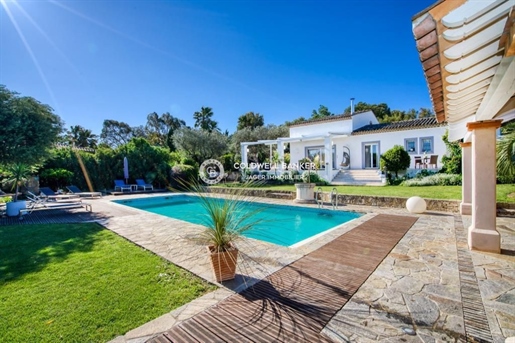 Villa with open view on the hill, 4 bedrooms.