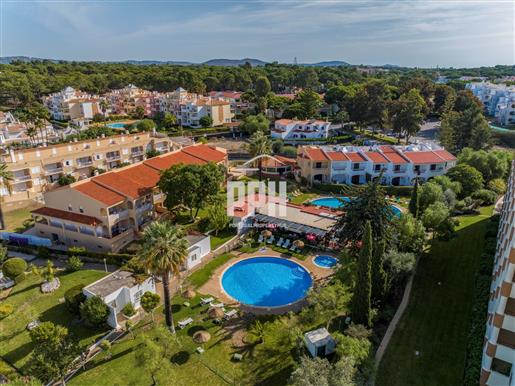 T3 Doppelhaushälfte in Vilamoura: Ihr Tor zum stilvollen Wohnen