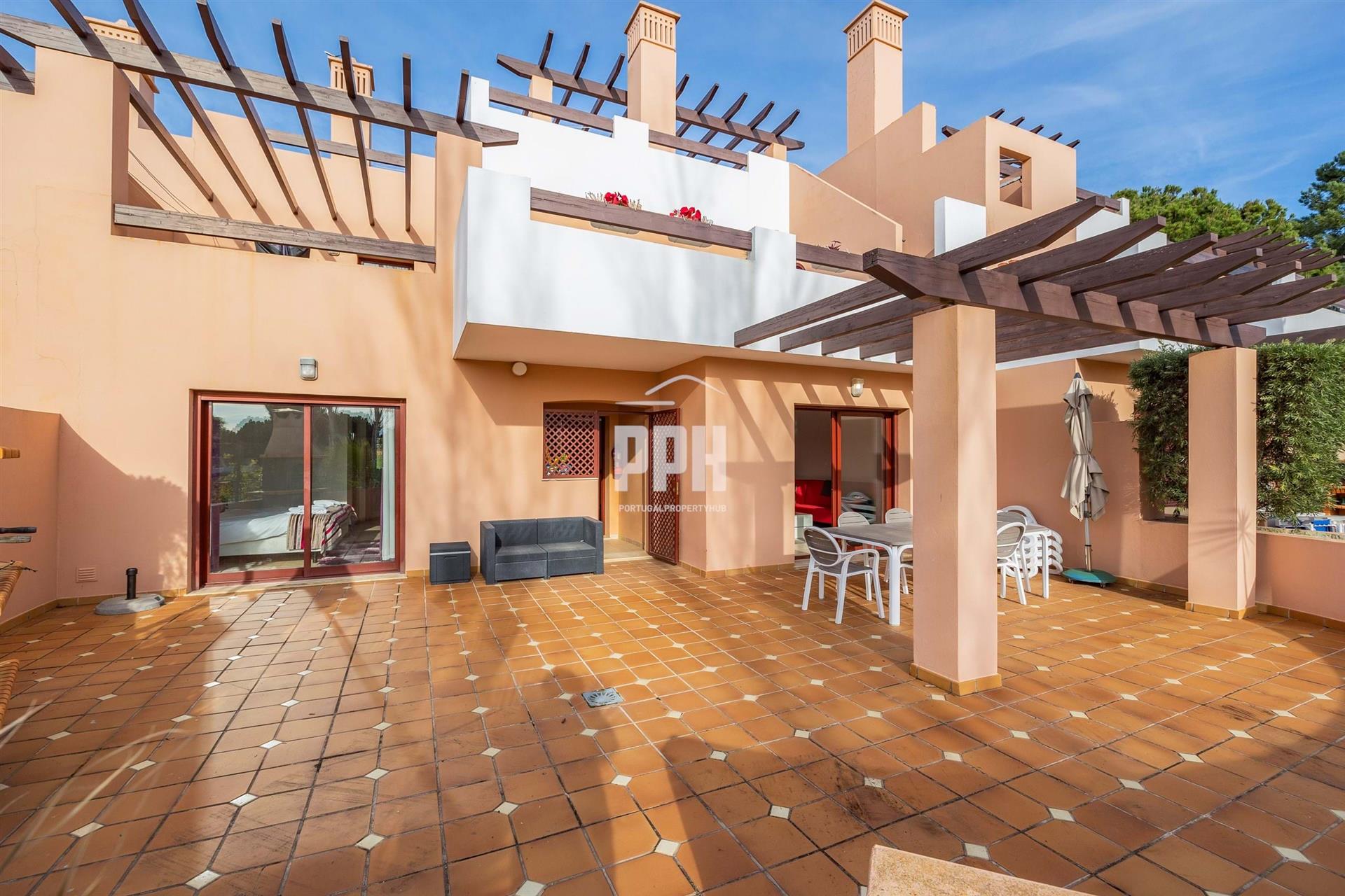 Immaculate 2 Bed Apartment, Vila Sol