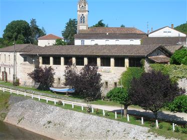 Комплекс за недвижими имоти Bord Dordogne