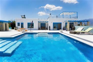 Erstaunliche einstöckige Villa mit herrlicher Aussicht und Pool – rollstuhlgerecht!