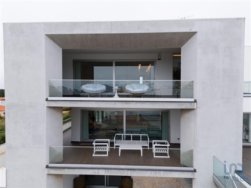 Casa T4 em Nazaré de 421,00 m²