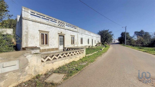 Dorpshuis met 3 Kamers in Faro met 287,00 m²