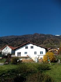 منزل من 6 غرف نوم مع إطلالة على جبال الألب