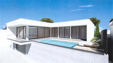 Land with 1600 sq m and project dor 3 Bedroom House with Pool - Benedita Center, Portugal