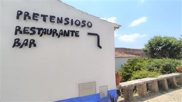 Restaurant/Bar avec hébergement local à l'intérieur du château d'Óbidos
