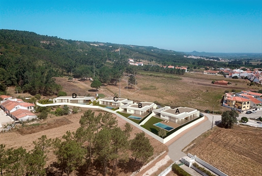 Nueva Villa De 3 Dormitorios Con Piscina En Famalicão Da Nazaré