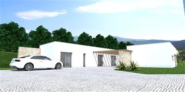 Modern 3 bedroom villa with swimming pool, in Acipreste