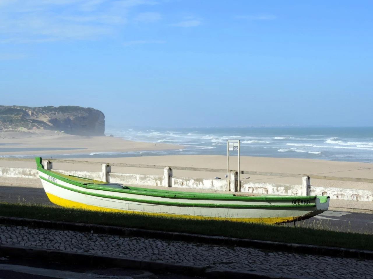 New 3 bedroom villa with swimming pool in Famalicão da Nazaré