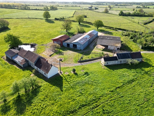 Kleiner Bauernhof in Brenne auf 08 Hektar 79 Ar