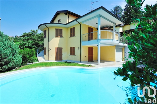 Einfamilienhaus / Villa zum Kaufen 184 m² - 3 Schlafzimmer - Rivergaro