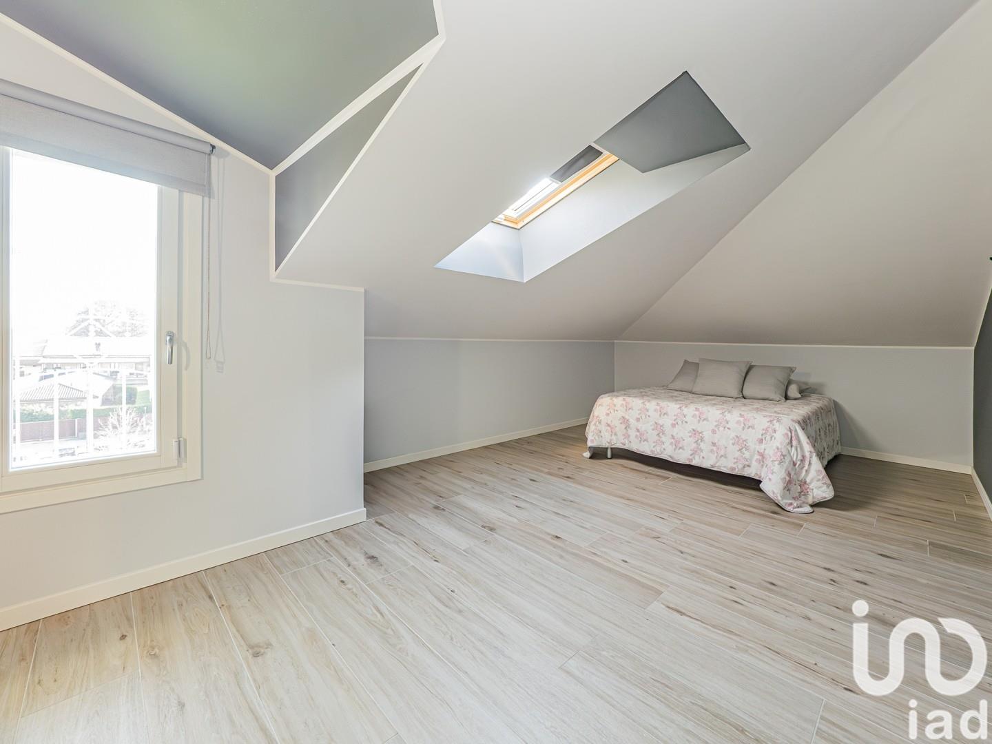 Purchase: Apartment (20811)