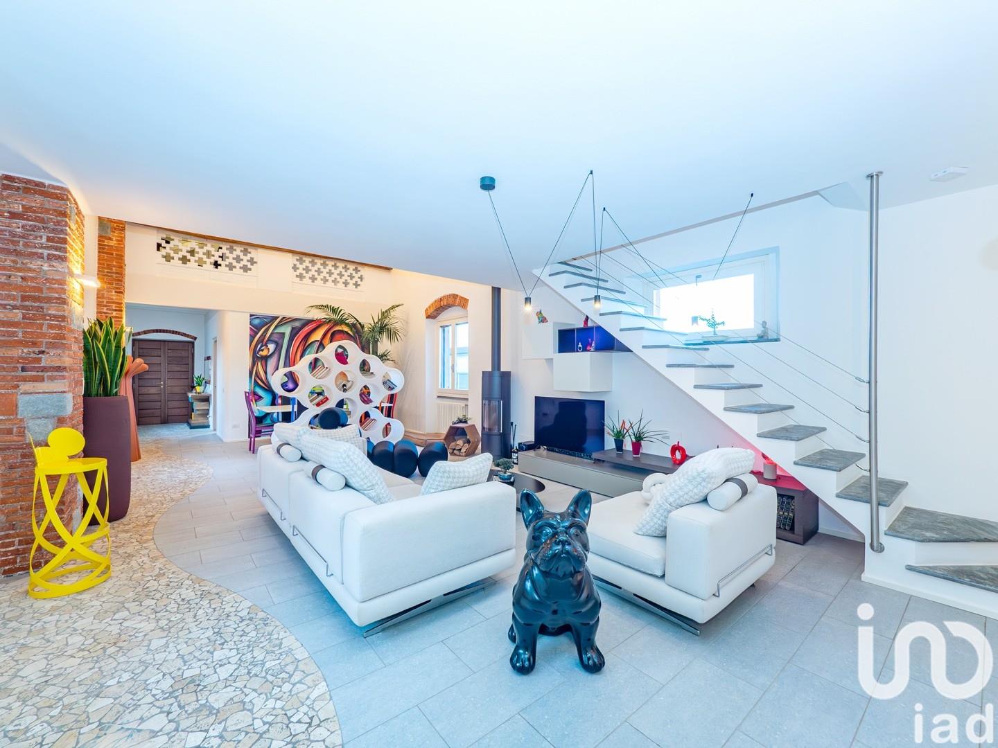 Sale Detached house / Villa 200 m² - 3 bedrooms - Cantù