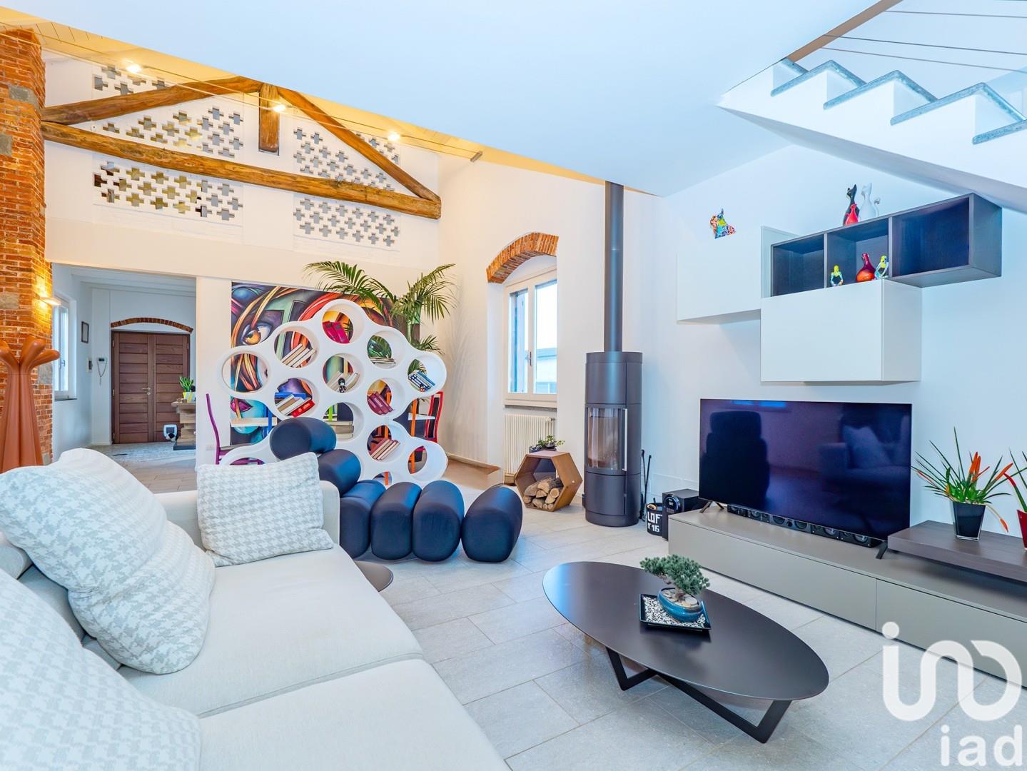 Sale Detached house / Villa 200 m² - 3 bedrooms - Cantù