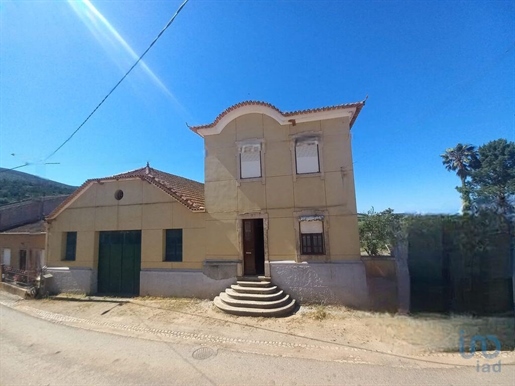 Traditional house with 6 Rooms in Lisboa with 508,00 m²