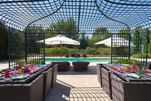 Villa contemporaine avec piscine chauffée et climatisation