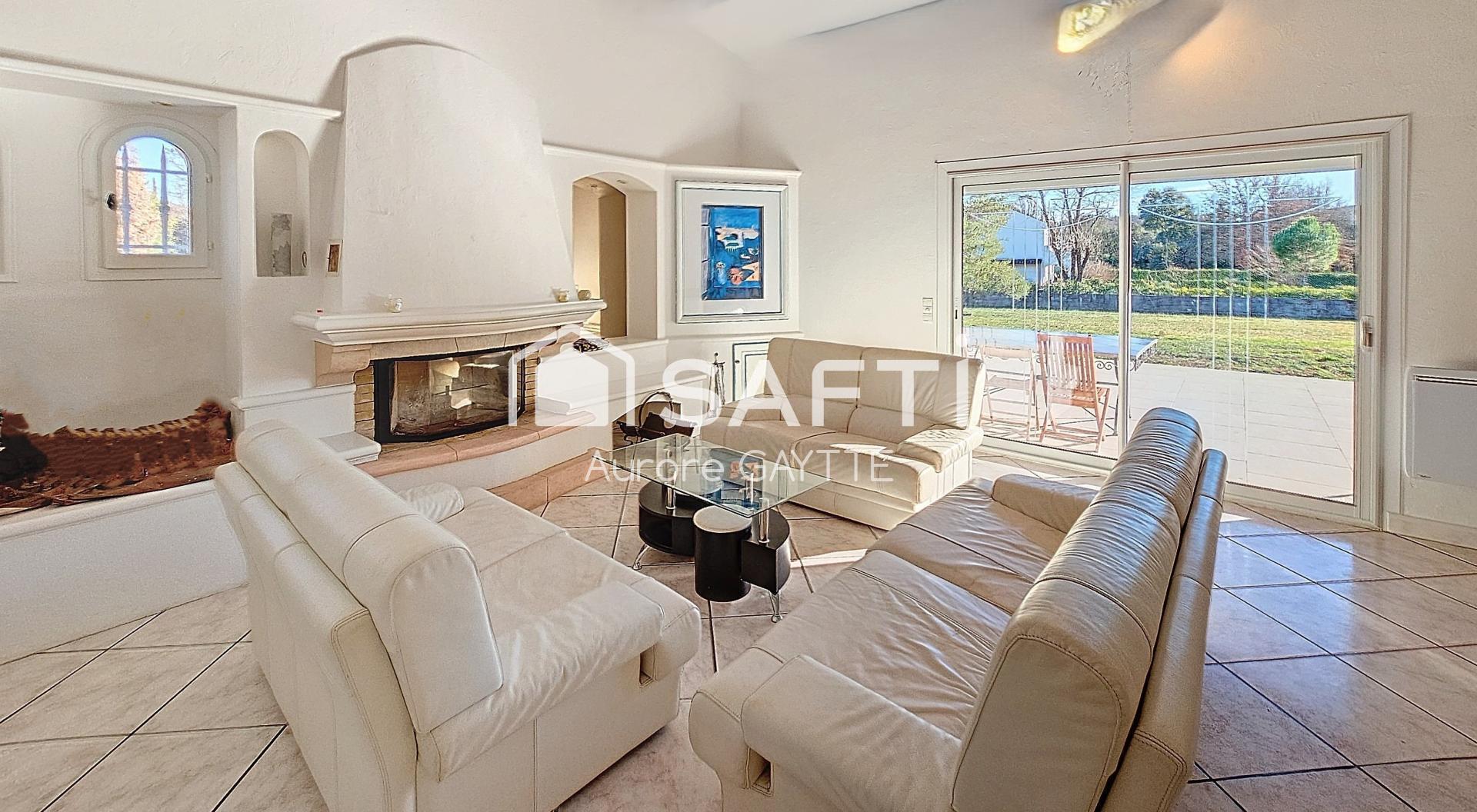 Purchase: Luxury property (83440)