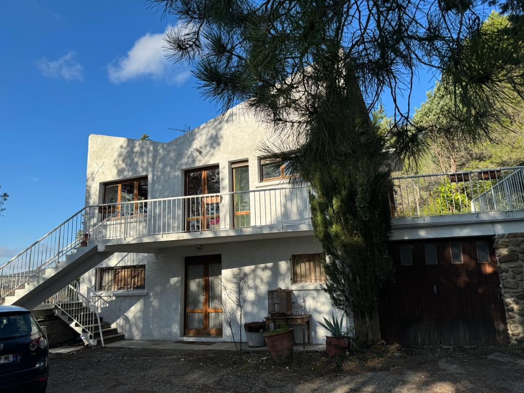 Proprietário direto Arquiteto Villa em Limoux 11300 França Sudoeste em um grande e belo t