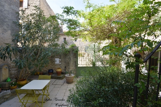 Dpt Bouches du Rhône (13), à vendre Cornillon Confoux maison P7 de 152 m²
