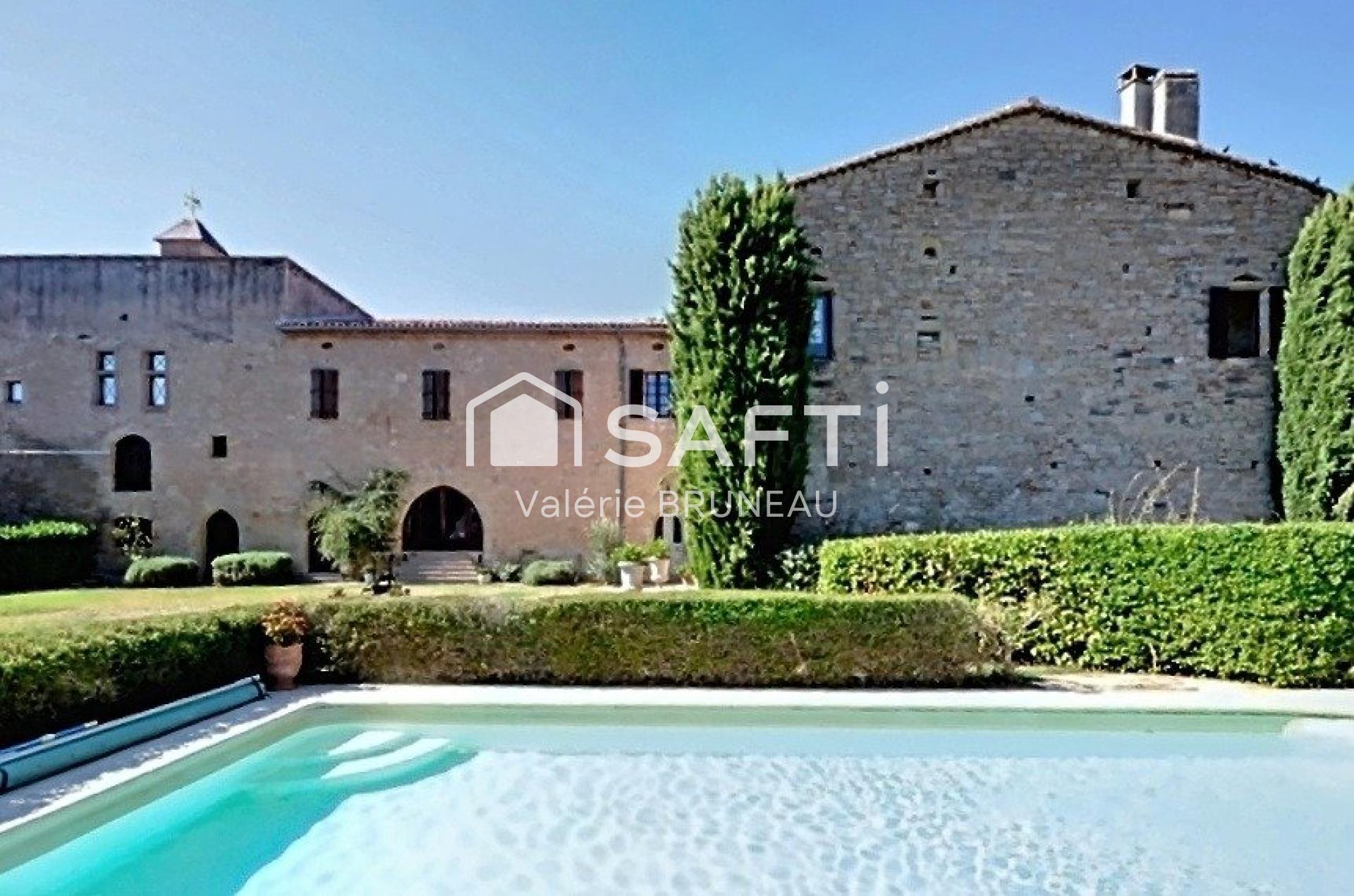 Purchase: Luxury property (81100)