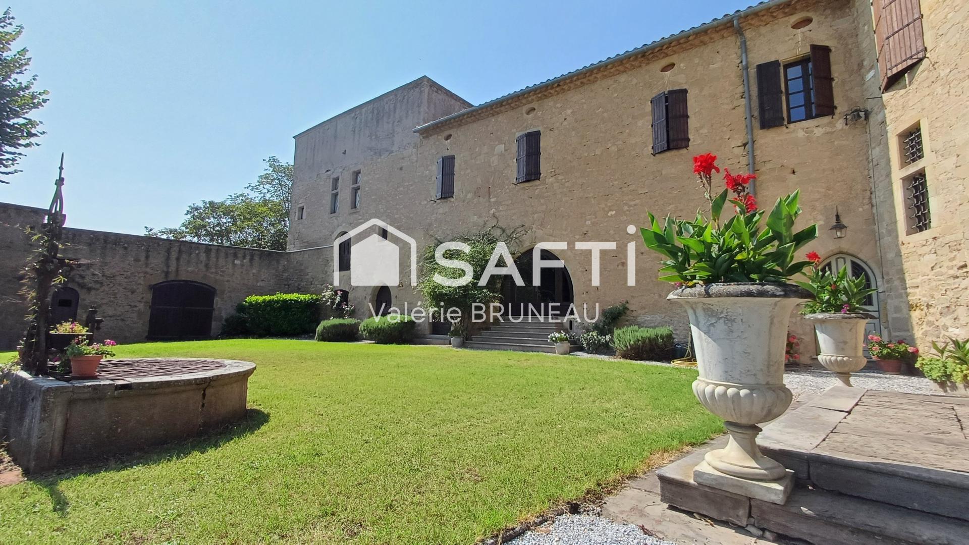 Purchase: Luxury property (81100)