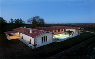 Villa type Hacienda met uitzicht op de Pyreneeën