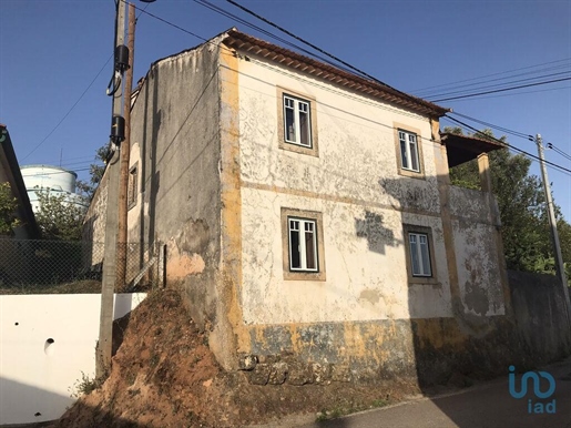 Village house with 2 Rooms in Santarém with 128,00 m²