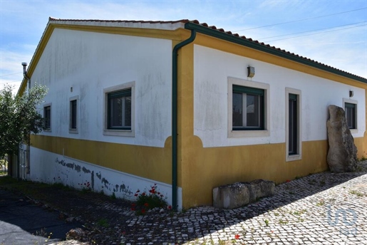 Country House with 3 Rooms in Santarém with 219,00 m²