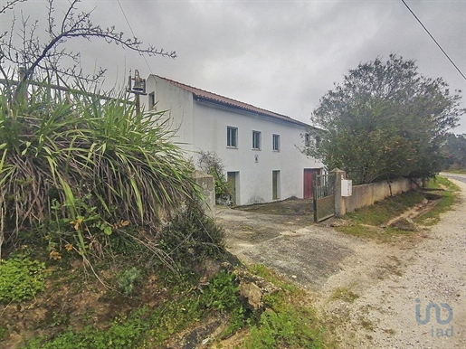 Landhuis met 3 Kamers in Santarém met 590,00 m²