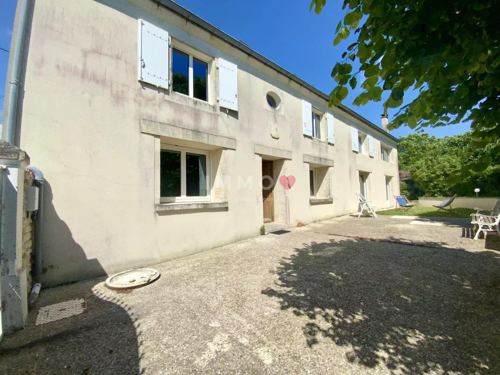 Authentic Charentaise Home – Saint-Fort-sur-Gironde