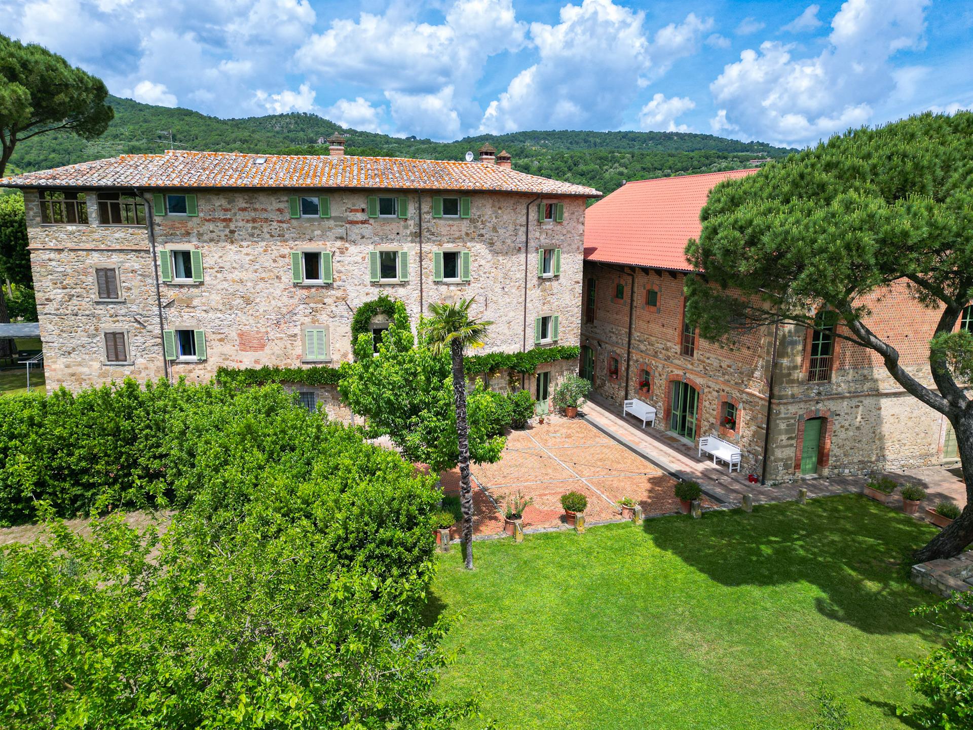 Stunning 18th-Century Estate for Sale on the Tuscany-Umbria Border