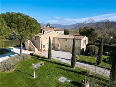 "Captivating Farmhouse with Pool, Annex, and Stunning Cortona Views"