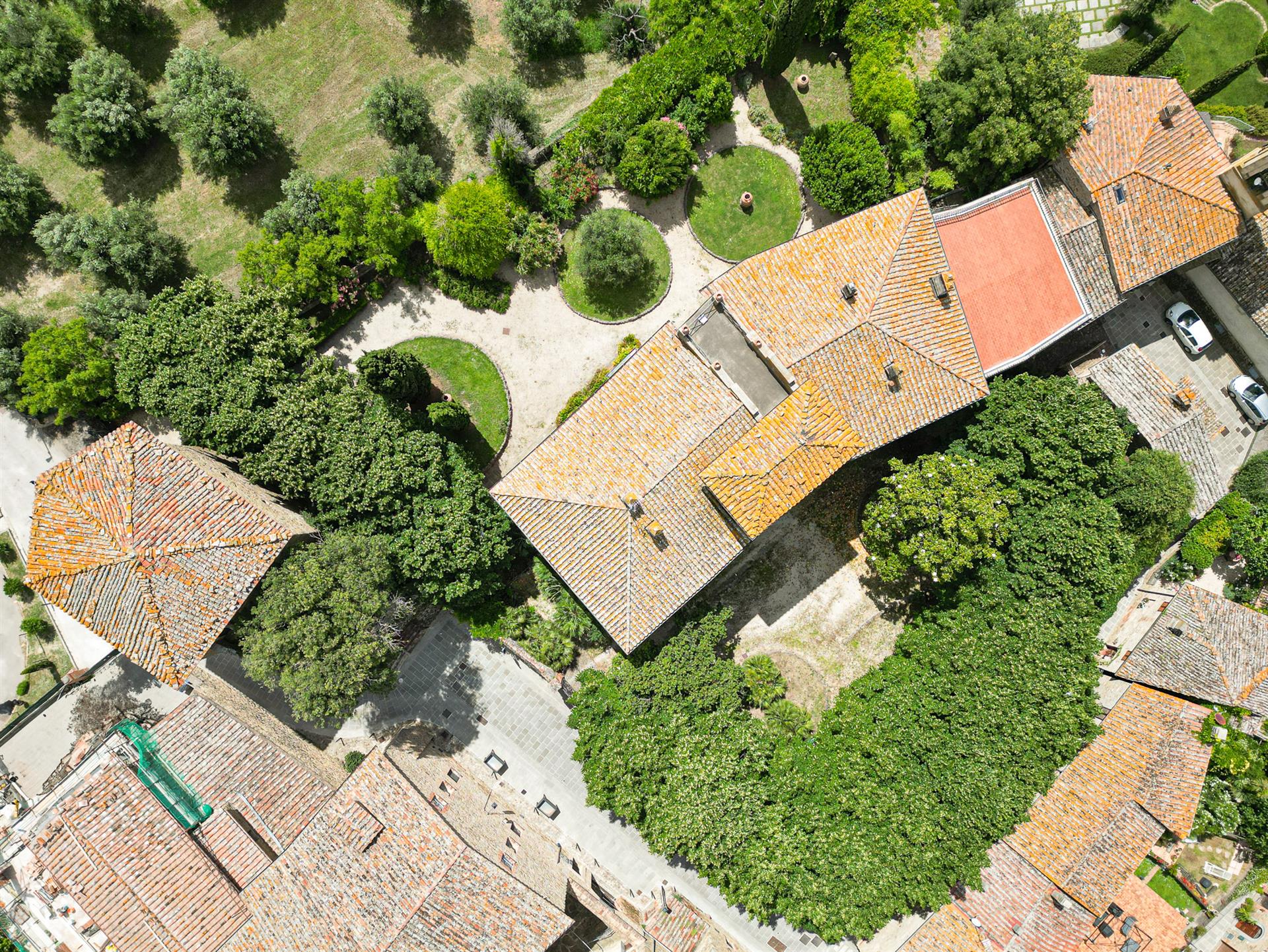 Elegant 18th Century Villa with Panoramic Views of Lake Trasimeno