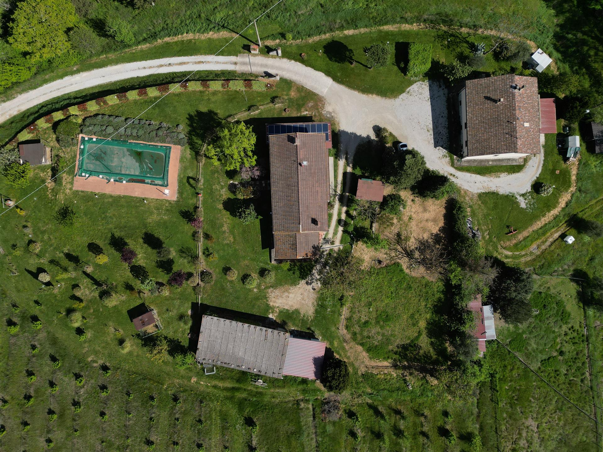 Agritourismo bestaande uit twee huizen, een zwembad en land
