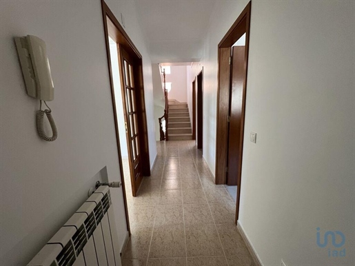 Housing with 5 Rooms in Leiria with 184,00 m²