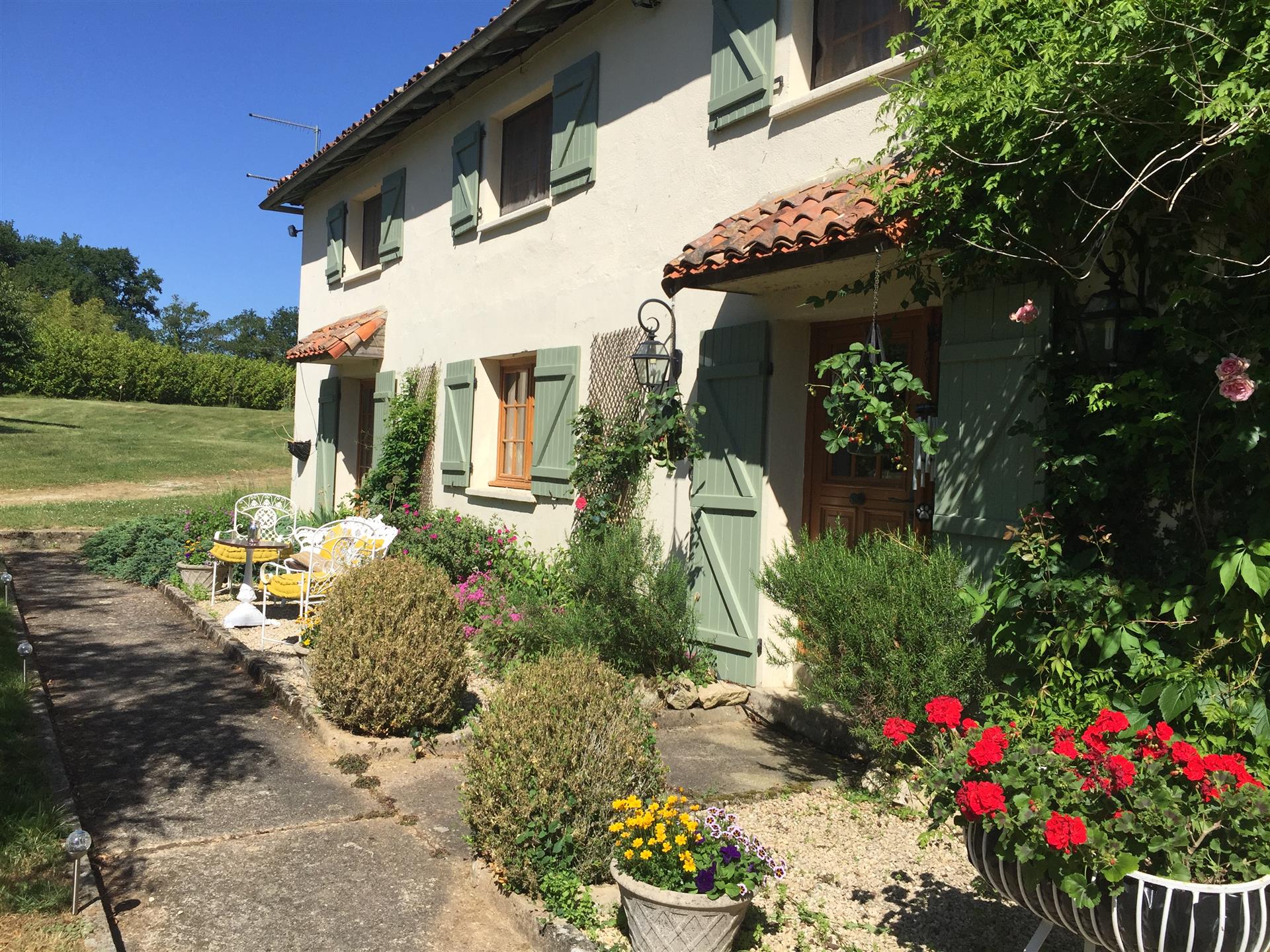 Bela casa de fazenda restaurada & Gite isolada em 14 hectares de terra orgânica