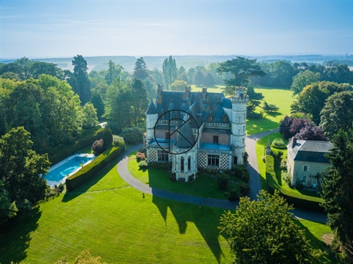 19Th century neo-Gothic castle, on a 27 hectare estate, wooded park, outbuildings, swimming pool, te