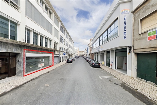 Commercial Space | Unique Opportunity | Alvalade