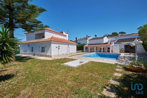Traditional house with 5 Rooms in Setúbal with 185,00 m²