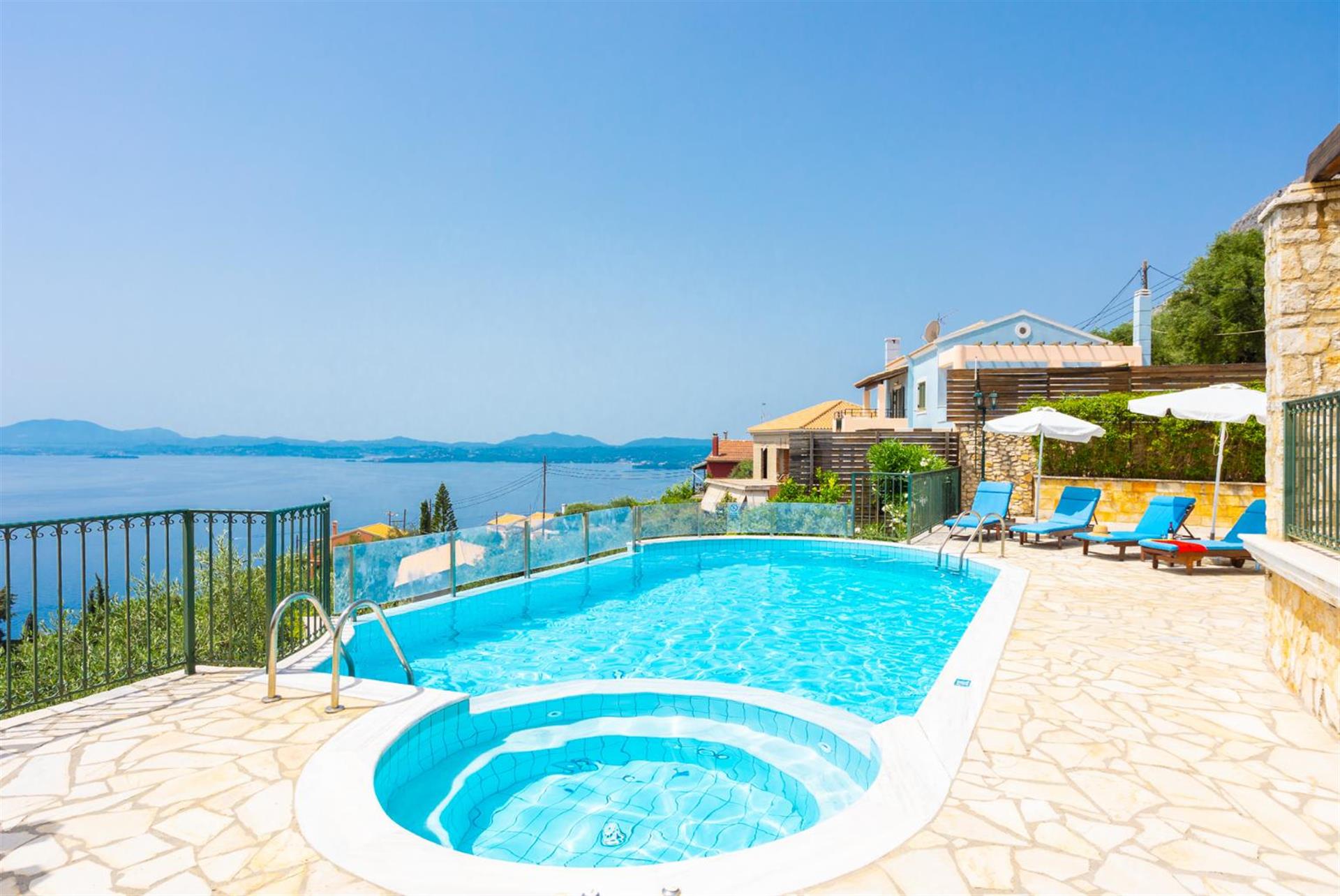 Beautiful 2 bedroom villa with panoramic sea views